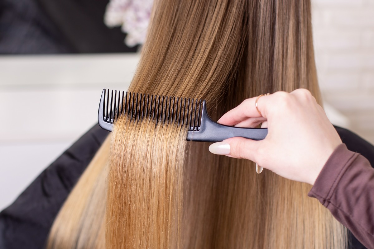 Indola Color Style Mousse – jak działa pianka koloryzująca i komu najlepiej się sprawdzi?